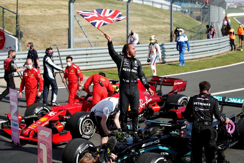 hamilton-silverstone-1