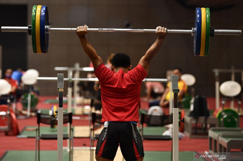antarafoto-latihan-timnas-angkat-besi-indonesia-210721-sgd-4_2