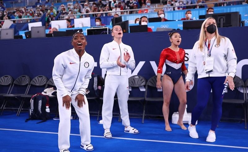 Simone Biles (kiri)