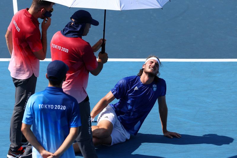 Petenis Yunani mengalami cedera saat menghadapi petenis Prancis Ugo Humbert