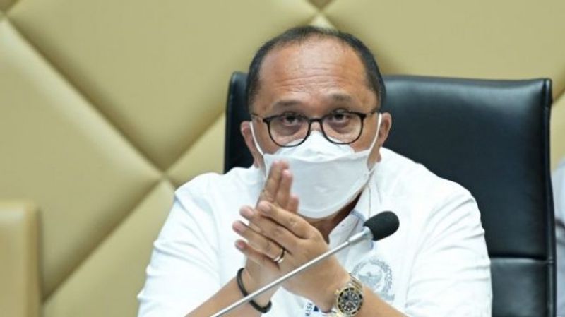 83372-wakil-ketua-komisi-ii-dpr-ri-junimart-girsang