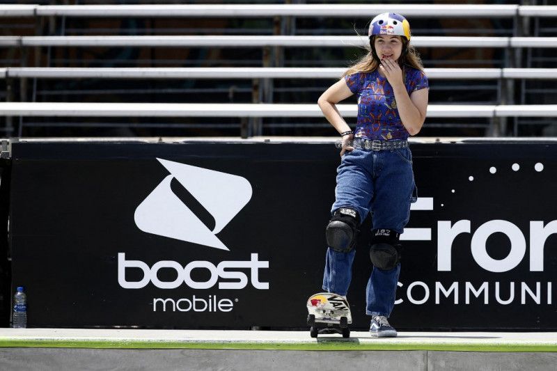 skateboard