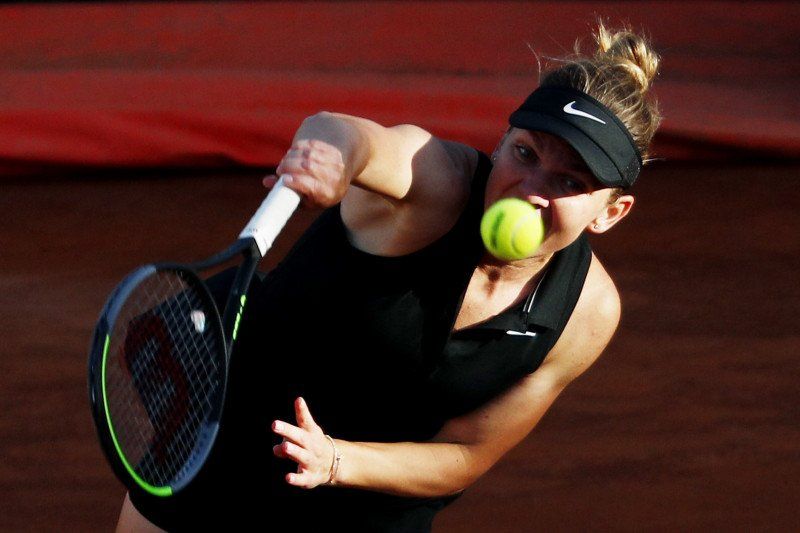 2021-05-12T163843Z_751925695_UP1EH5C1AFZJY_RTRMADP_3_TENNIS-ROME