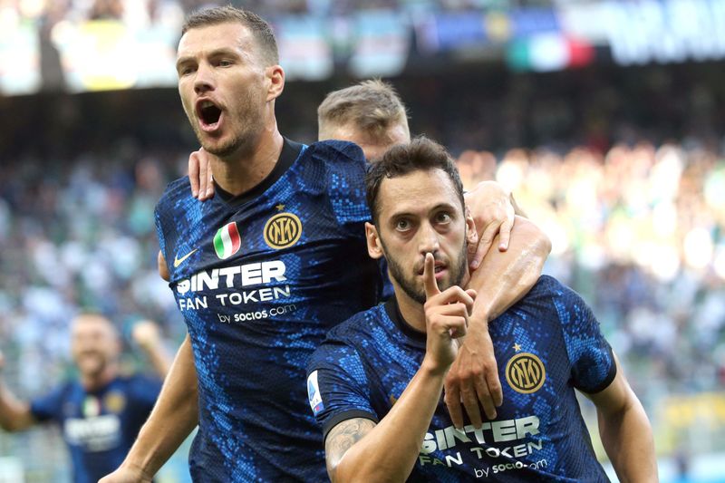 Edin-Dzeko-Hakan-Calhanoglu (footballitalia)