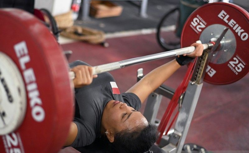 Ni-Nengah-Widiasih-Para-Power-Lifting-5