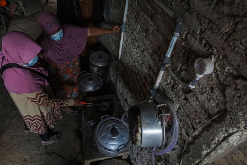 ENERGI BIOGAS UNTUK RUMAH TANGGA (2) Kompor