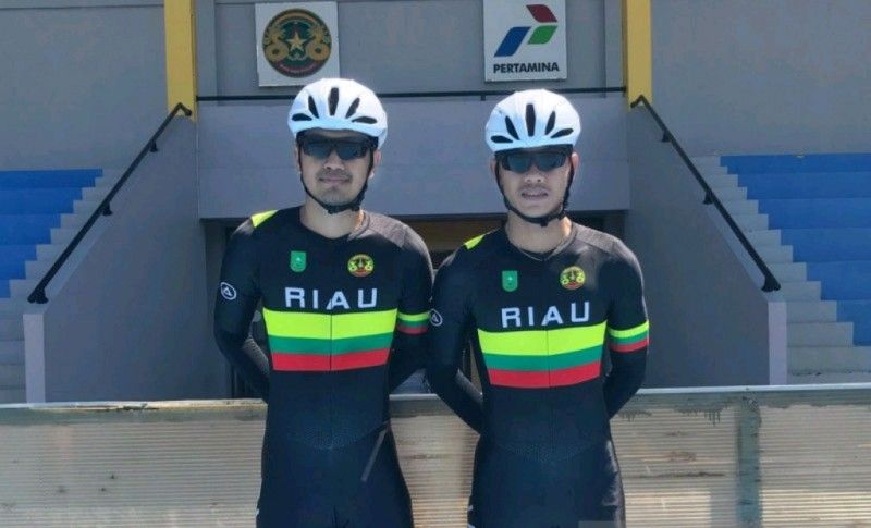 kakak beradik