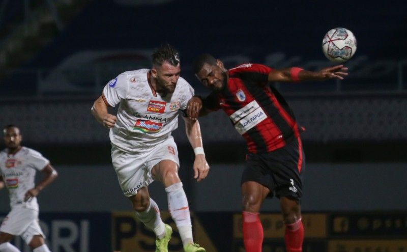 Persija-Jakarta-Lawan-Persipura-Jayapura-19092021-fzn-2