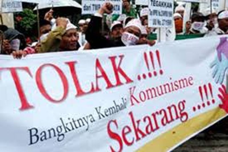 tolak komunisme