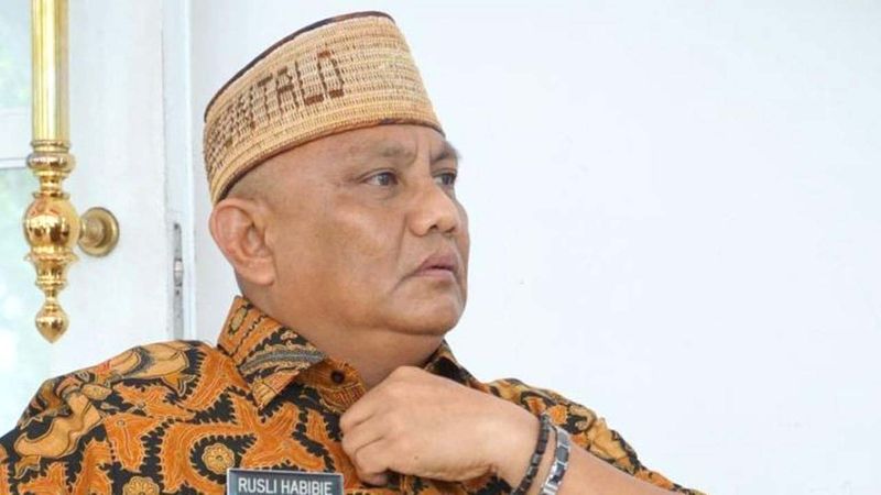 Rusli-Habibie gubernur gorontalo