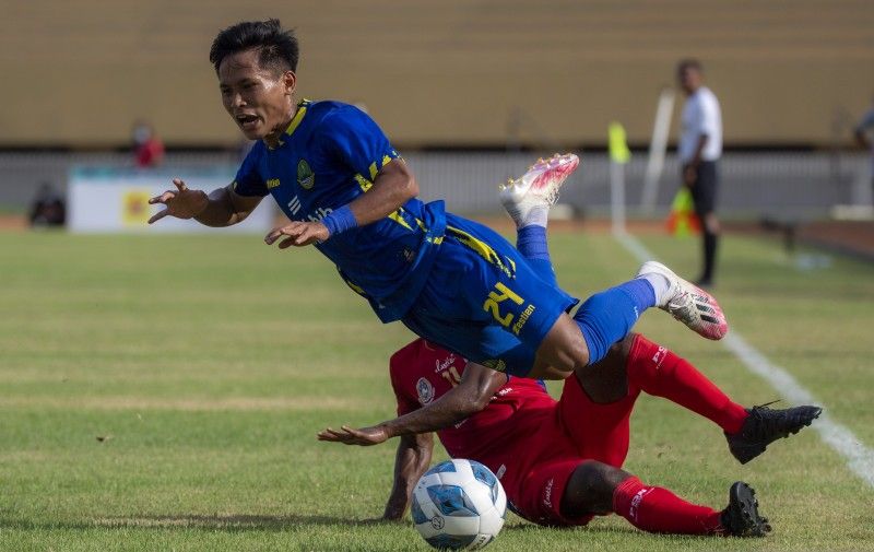sepak-bola-jawa-barat-melawan-ntt
