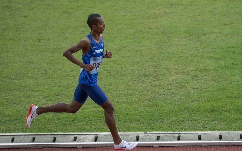antarafoto-agus-prayogo-jabar-juara-lari-5000meter-051021-app-8