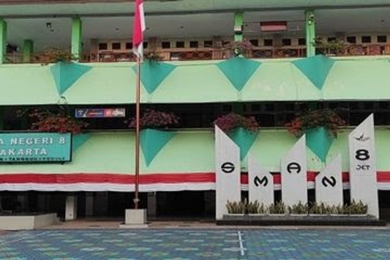 gedung-sman-8-jakartajpeg-20211012093630