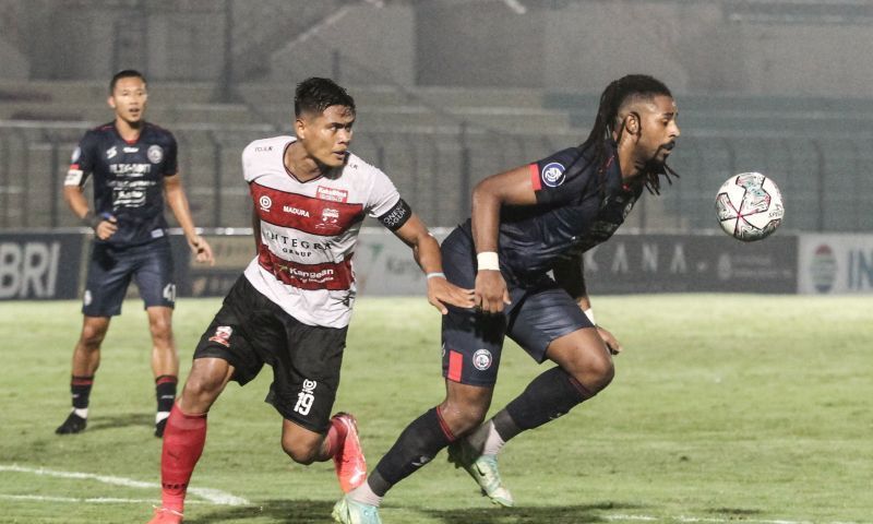 arema-kalahkan-madura-united