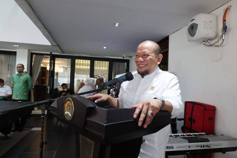 berita-20211105_204103-
