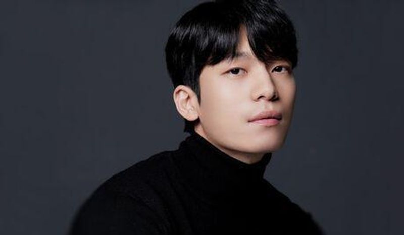 Aktor Wi Ha-jun Dinobatkan Sebagai ‘Sexiest Man of the Year’