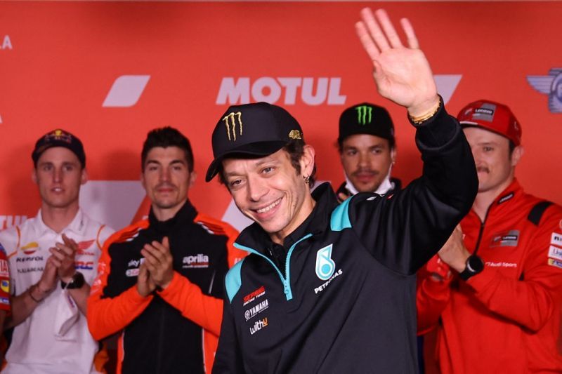 valentino rossi pensiun