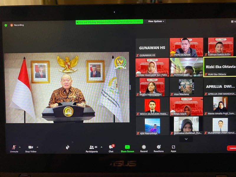 berita-20211211_045017-