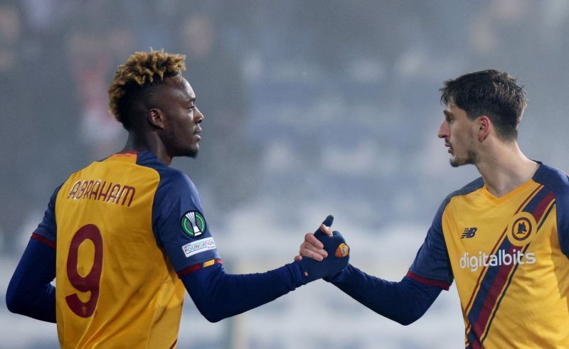 AS Roma lolos