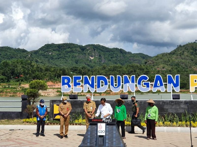 Jokowi-Resmikan-Bendungan-Pidekso-Wonogiri3-768x576