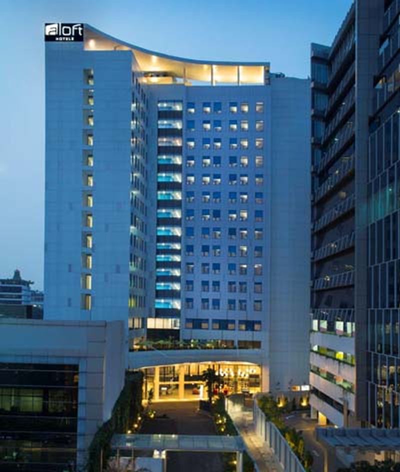 1 -Facade-Hotel