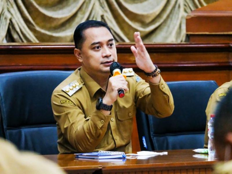 wali kota surabaya eri cahyadi