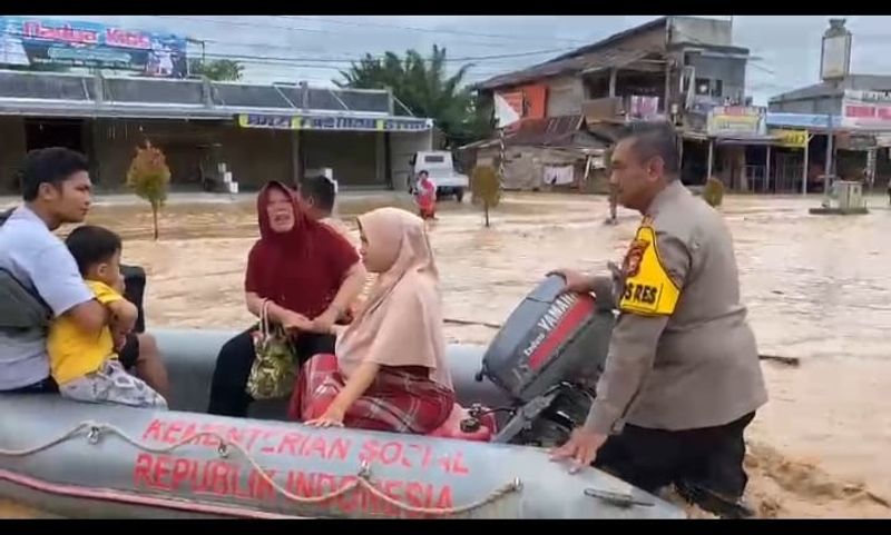 kapolres rokan hulju banjir