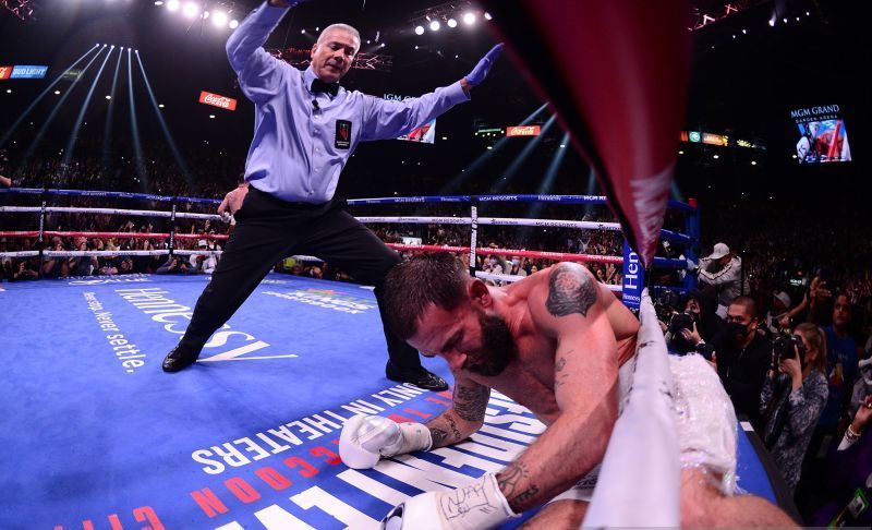 2021-11-07T045819Z_848986589_MT1USATODAY17112900_RTRMADP_3_BOXING-CANELO-VS-PLAN