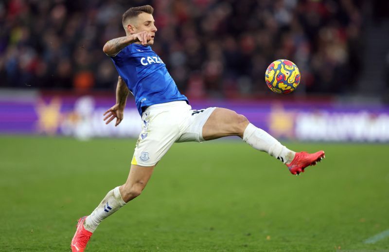 lucas digne1