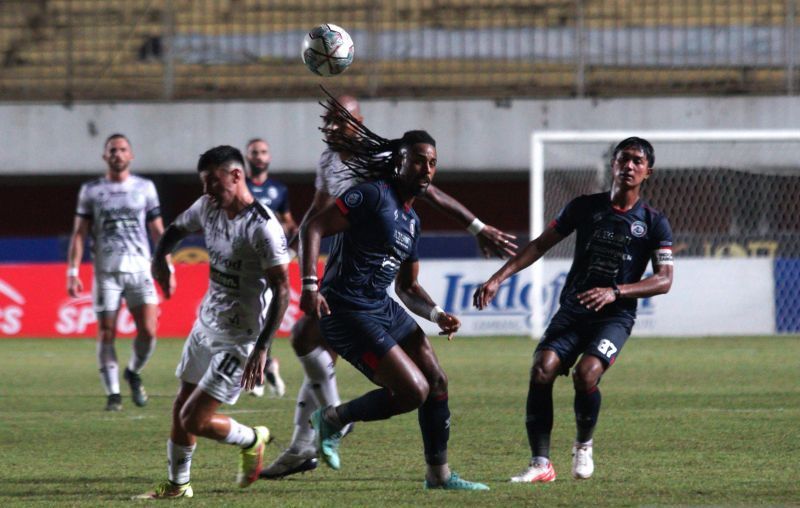 arema-melawan-bali-united