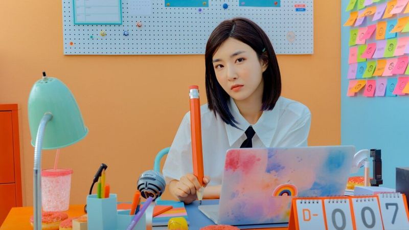 Yuna Brave Girls Positif COVID-19