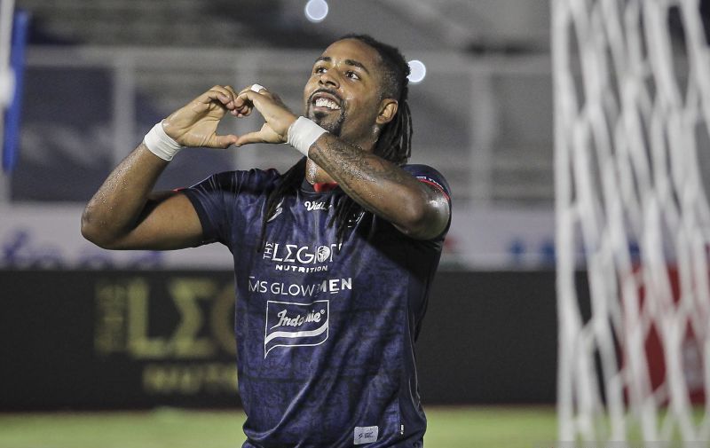 Arema menang