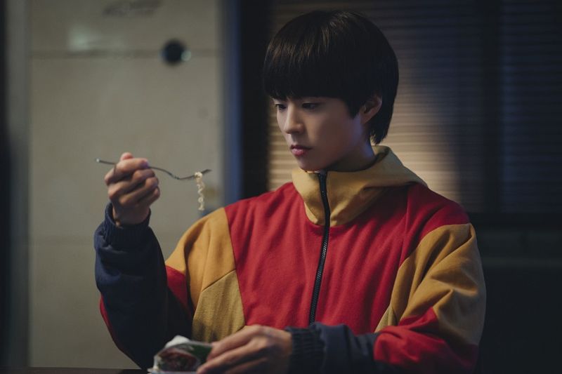 Park Bo-gum Menyelesaikan Wajib Militernya Dua Bulan Lebih Cepat
