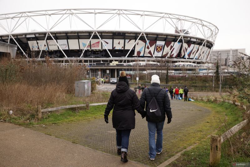 2022-02-19T110526Z_1863045867_UP1EI2J0UT009_RTRMADP_3_SOCCER-ENGLAND-WHU-NEW-REP