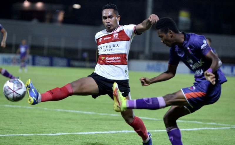 persita-lawan-madura-united