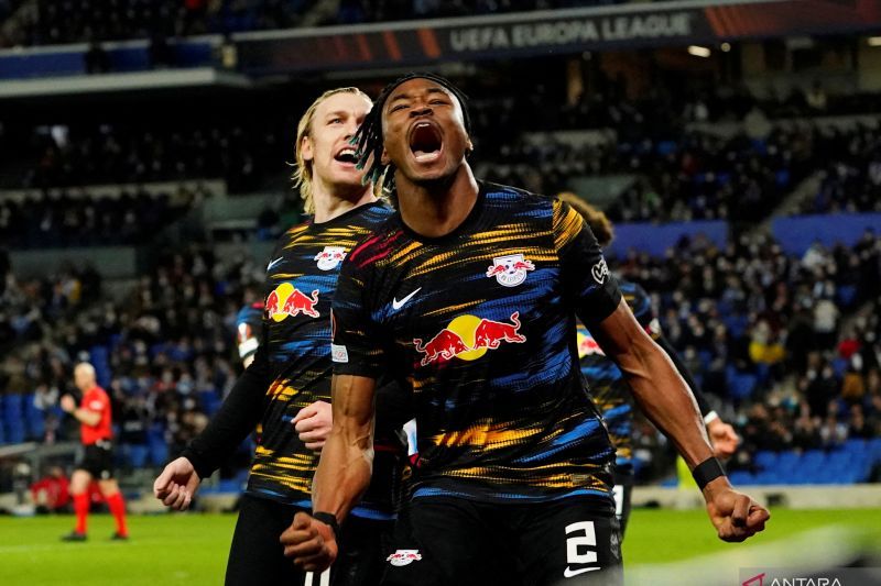 2022-02-24T205151Z_29247746_UP1EI2O1ITG9E_RTRMADP_3_SOCCER-CHAMPIONS-SOC-RBL-REP