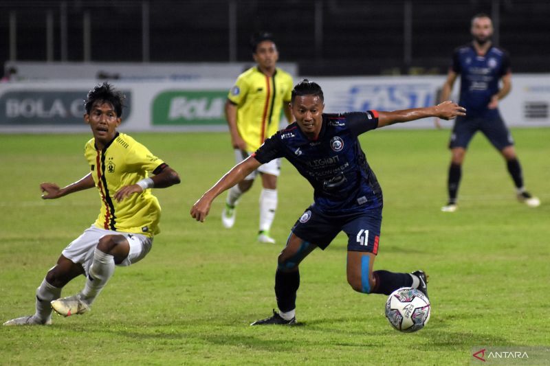 antarafoto-arema-melawan-persik-270222-nhw-3