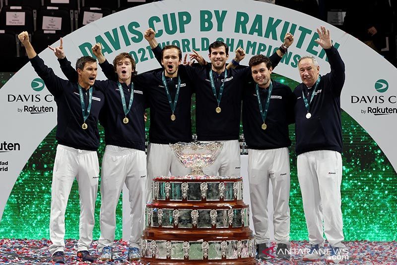 2021-12-05T192008Z_1333686465_UP1EHC51HPJVM_RTRMADP_3_TENNIS-DAVISCUP_1