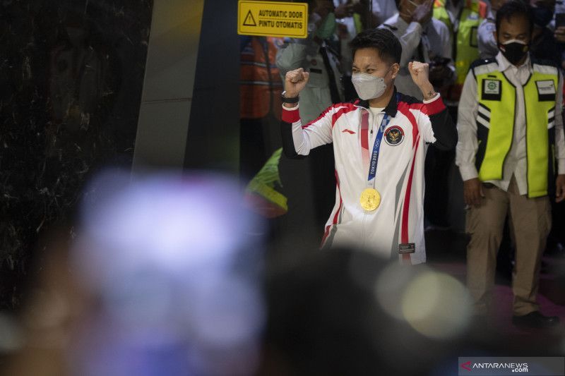 antarafoto-klkoter-terakhir-kontingen-olimpiade-indonesia-tiba-050821-app-2-1