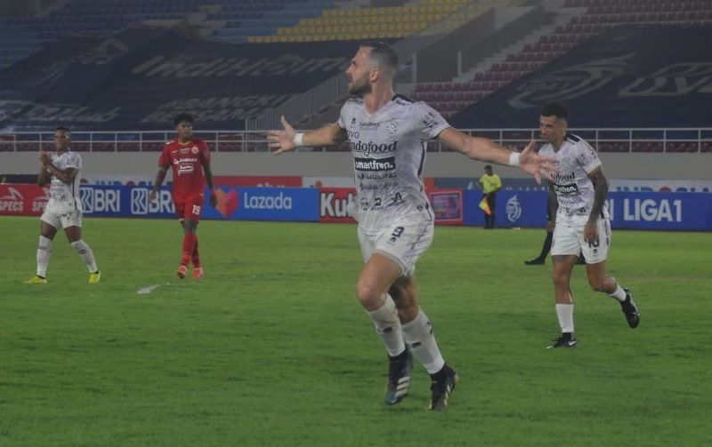 bali-united-fc-melawan-persija-jakarta