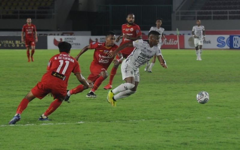 bali-united-fc-melawan-persija