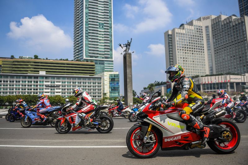 Semarak Pawai MotoGP Mandalika, Pembalap Sambangi Presiden Jokowi di Istana Merd