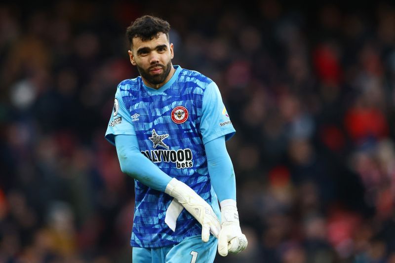 2022-02-19T165937Z_1787112516_UP1EI2J1B7AHW_RTRMADP_3_SOCCER-ENGLAND-ARS-BRE-REP