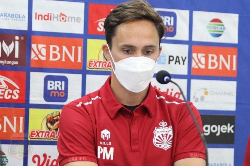 pelatih bhayangkara