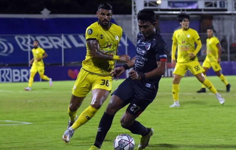 arema-kalahkan-barito-putera