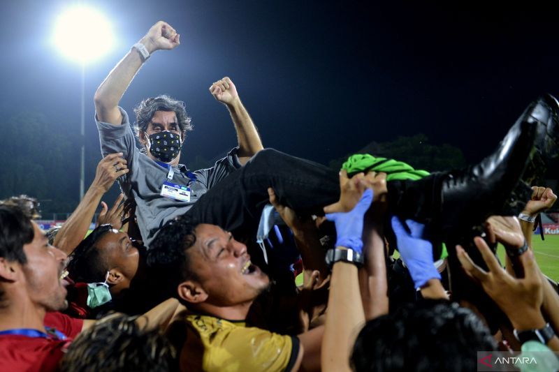 antarafoto-bali-united-juara-liga1-250322-fik-1