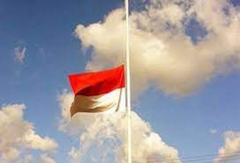 bendera setengah tiang