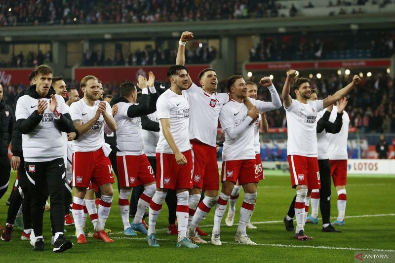 2022-03-29T211605Z_101422955_UP1EI3T1N2Q89_RTRMADP_3_SOCCER-WORLDCUP-POL-SWE-REP
