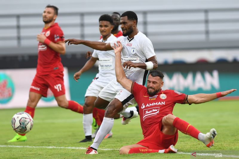 antarafoto-persija-kalah-dari-persipura-110122-nym-4