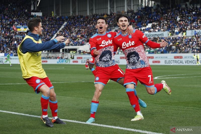 napoli menang
